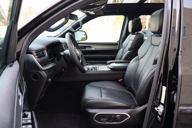 Used 2023 Jeep Wagoneer Series II image 21