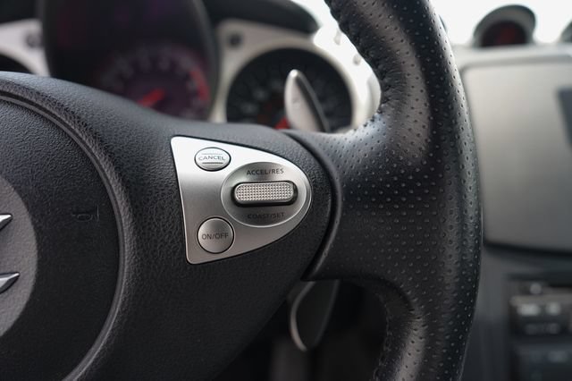 Used 2009 Nissan 370Z Coupe RWD image 25