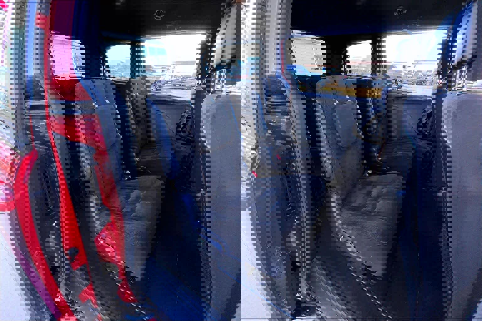 Used 2016 Dodge Grand Caravan SE image 18