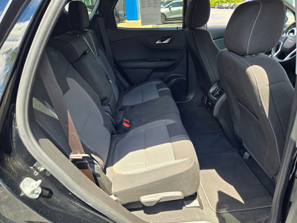 Used 2025 Chevrolet Blazer LT FWD image 11