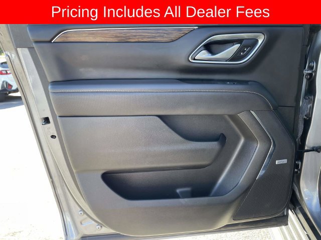 Used 2021 Chevrolet Suburban Premier w/ Premium Package AWD/4WD image 17