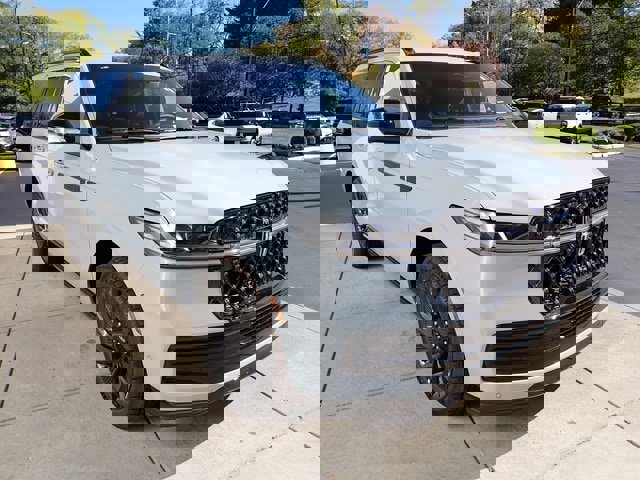 New 2025 Lincoln Navigator Reserve w/ Jet Appearance Package image 15