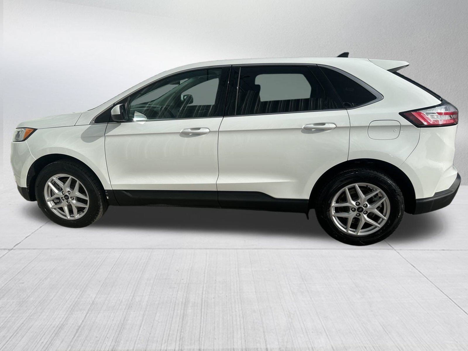 Used 2024 Ford Edge SEL AWD/4WD image 5