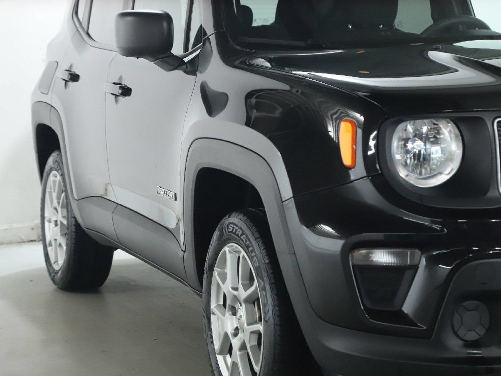 Used 2023 Jeep Renegade Latitude AWD/4WD image 9
