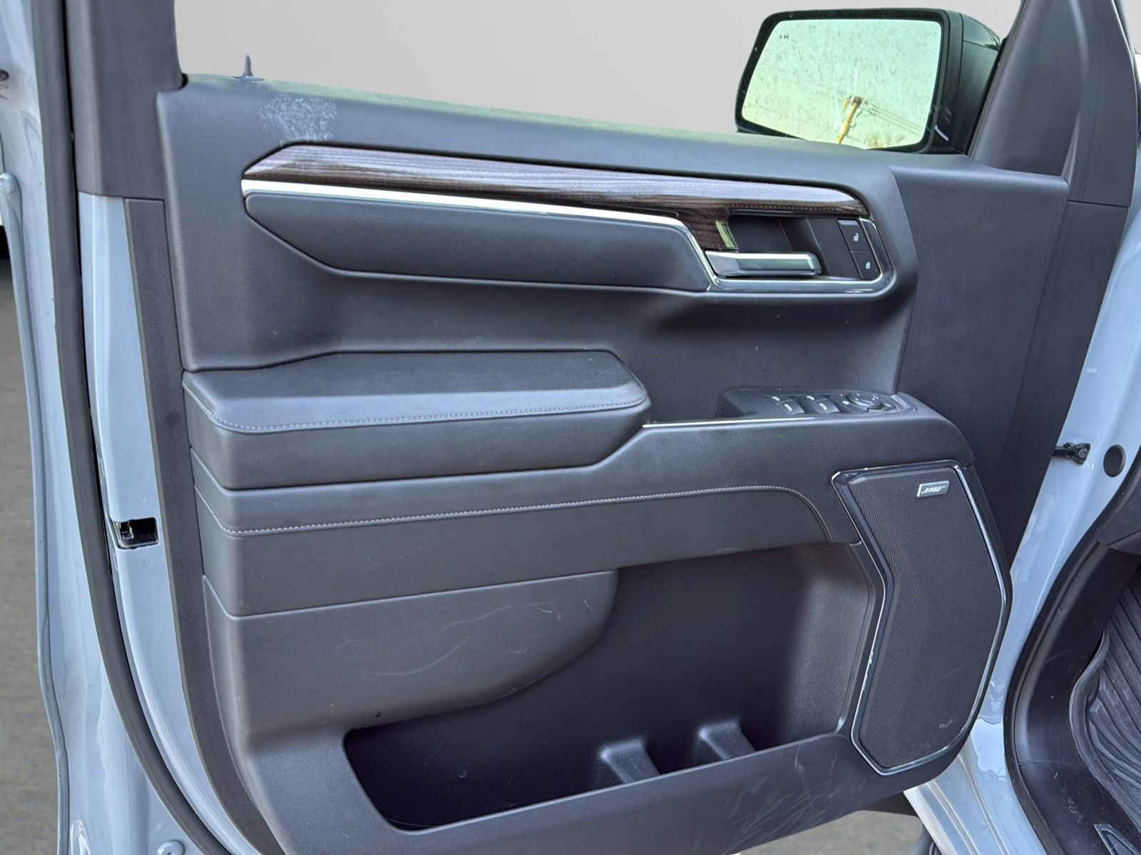 Used 2024 Chevrolet Silverado 1500 LT Trail Boss w/ LT Trail Boss Premium Package AWD/4WD image 19