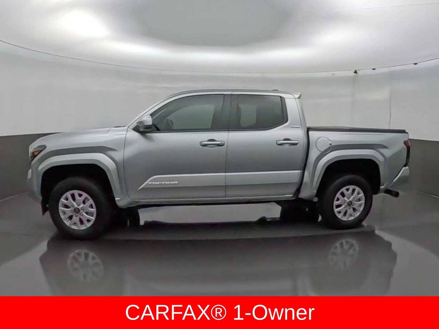 Certified 2025 Toyota Tacoma SR5 AWD/4WD image 5