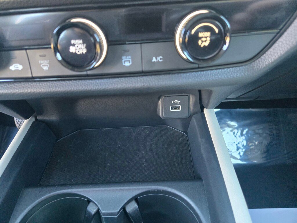 Certified 2025 Honda HR-V LX image 18