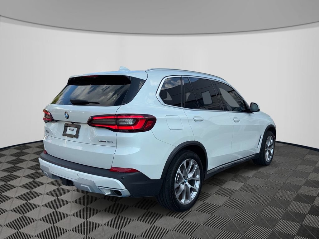 Used 2021 BMW X5 xDrive40i w/ Parking Assistance Package AWD/4WD image 7