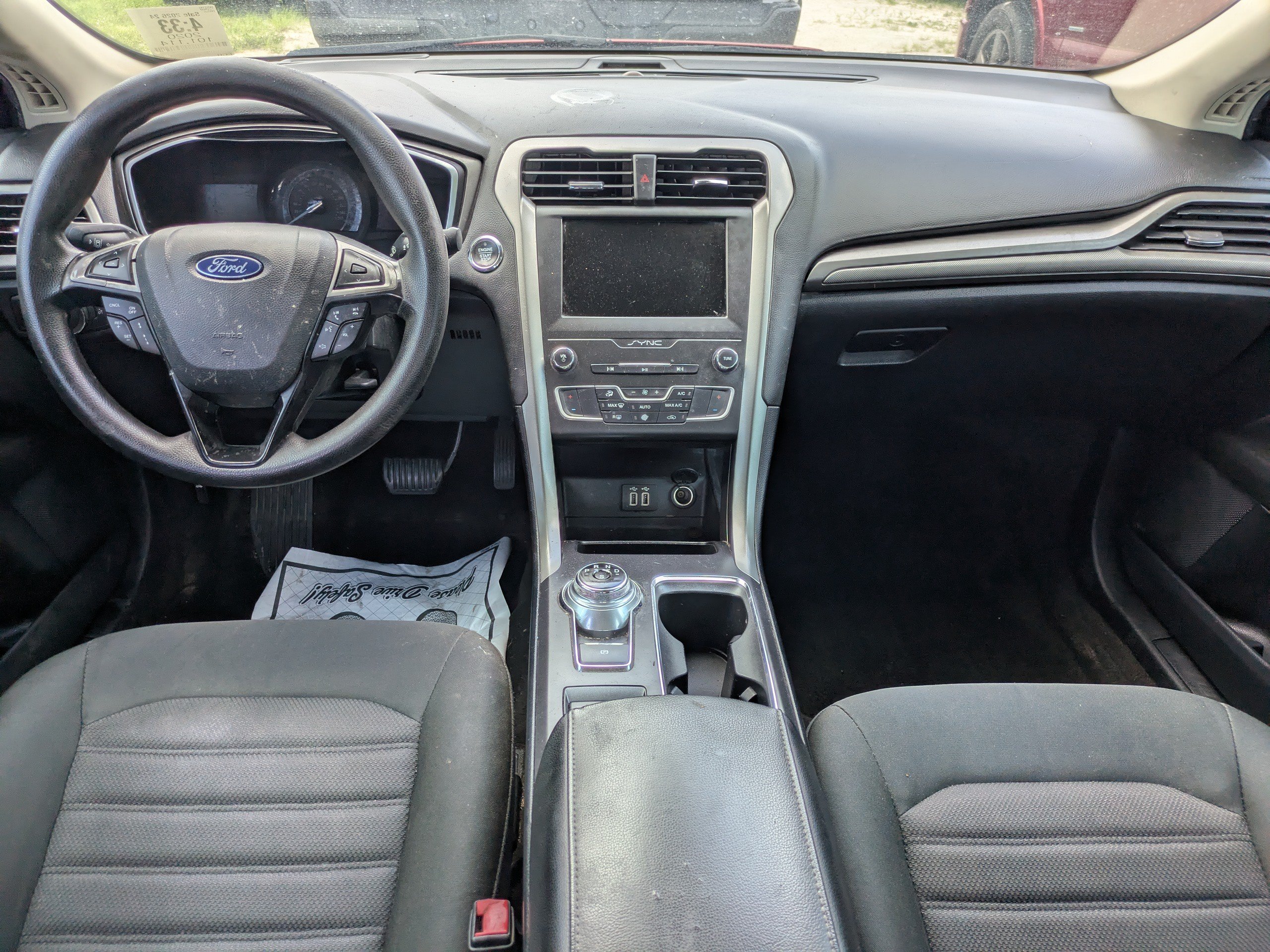 Used 2020 Ford Fusion SE FWD image 12