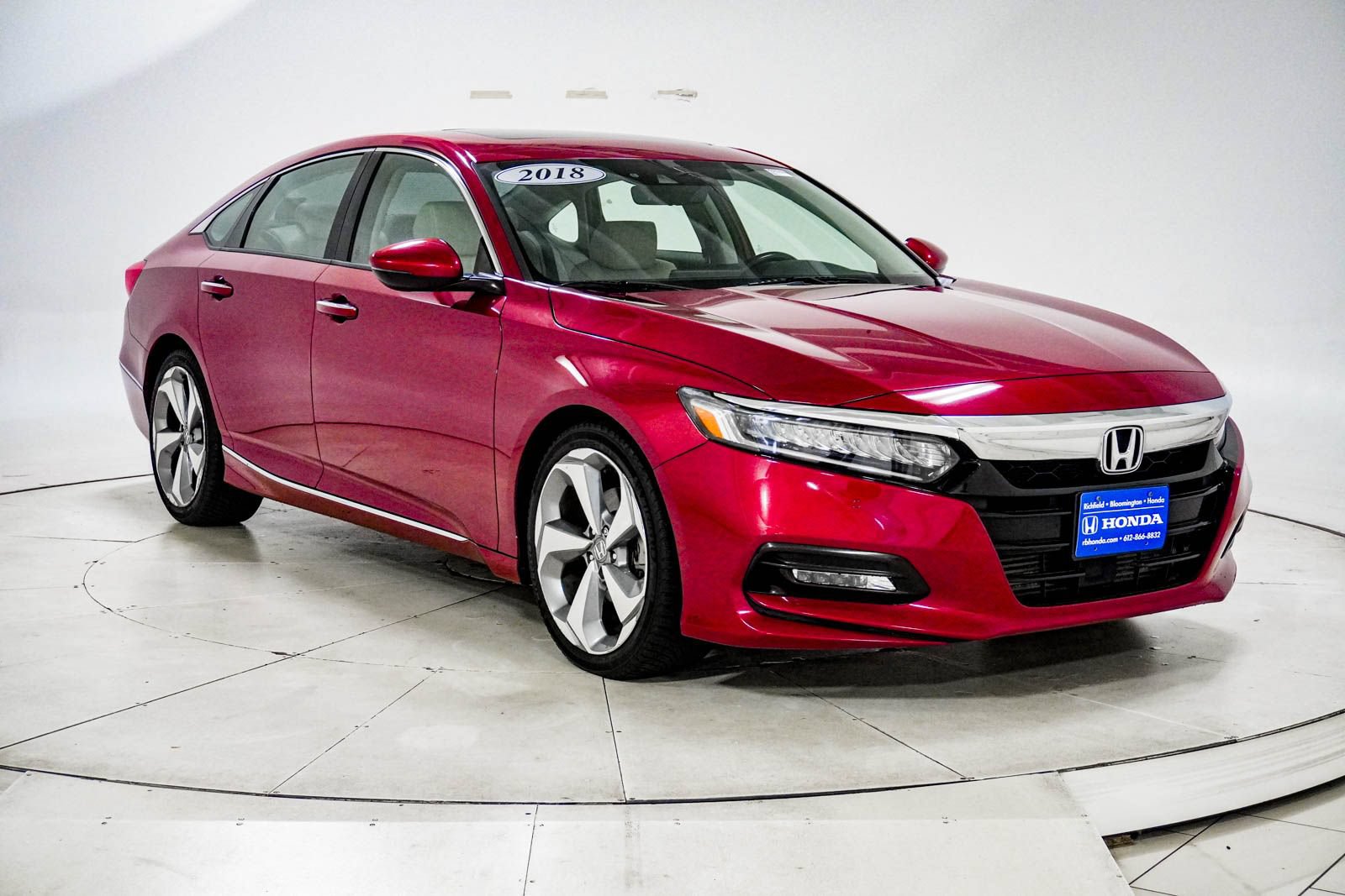 Used 2018 Honda Accord Touring image 14