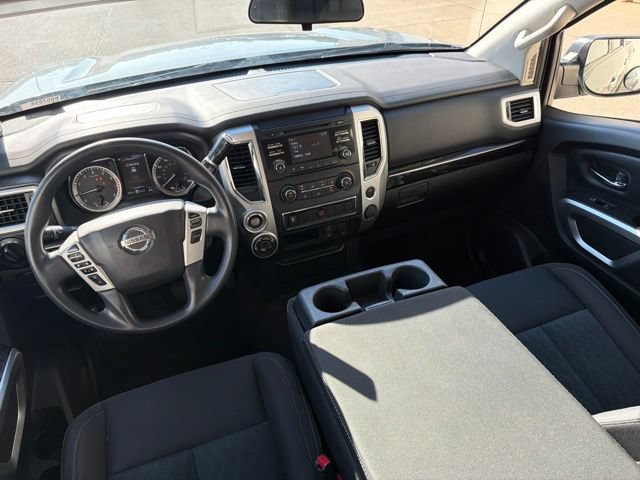 Used 2018 Nissan Titan SV AWD/4WD image 19