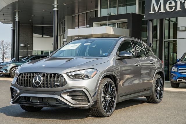 New 2026 Mercedes-Benz GLA 35 AMG 4MATIC image 3