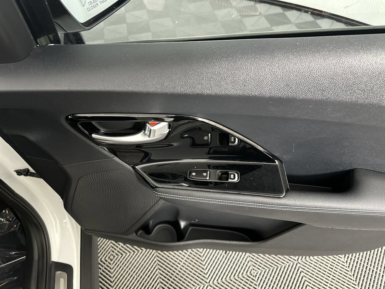 Used 2021 Kia Niro EX FWD image 23
