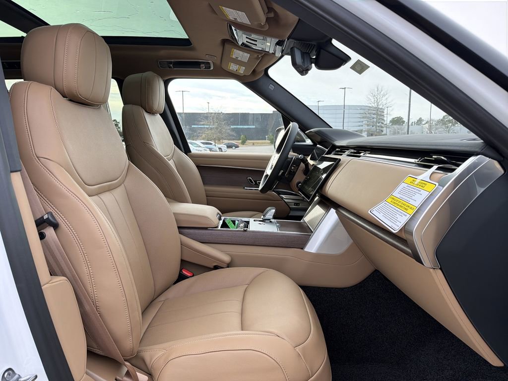 New 2026 Land Rover Range Rover Long Wheelbase SE image 17