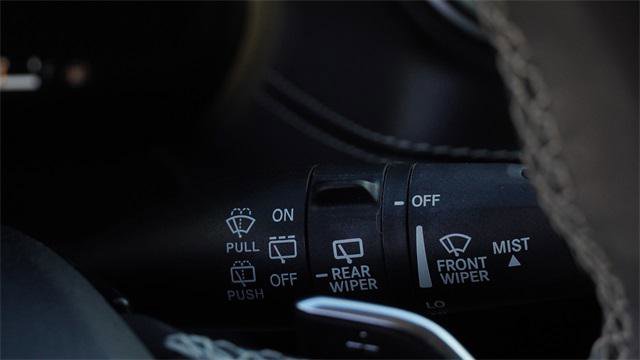 Certified 2023 Jeep Grand Cherokee Laredo w/ Luxury Tech Group I image 29