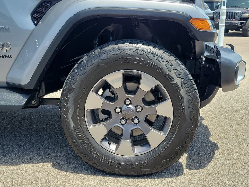 Used 2019 Jeep Wrangler Unlimited Sahara AWD/4WD image 5