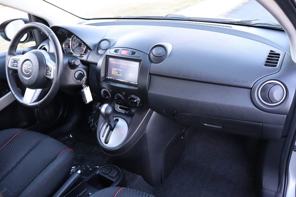 Used 2012 MAZDA MAZDA2 Touring image 17