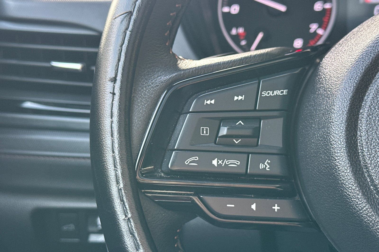 Used 2025 Subaru Forester Touring image 32