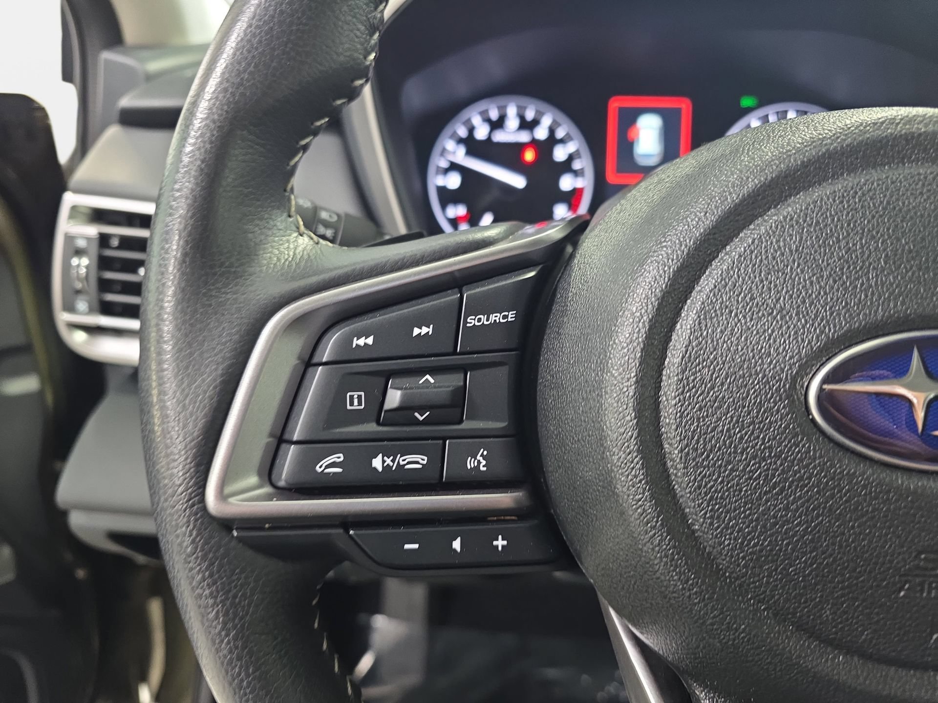 Used 2025 Subaru Outback Limited XT AWD/4WD image 17