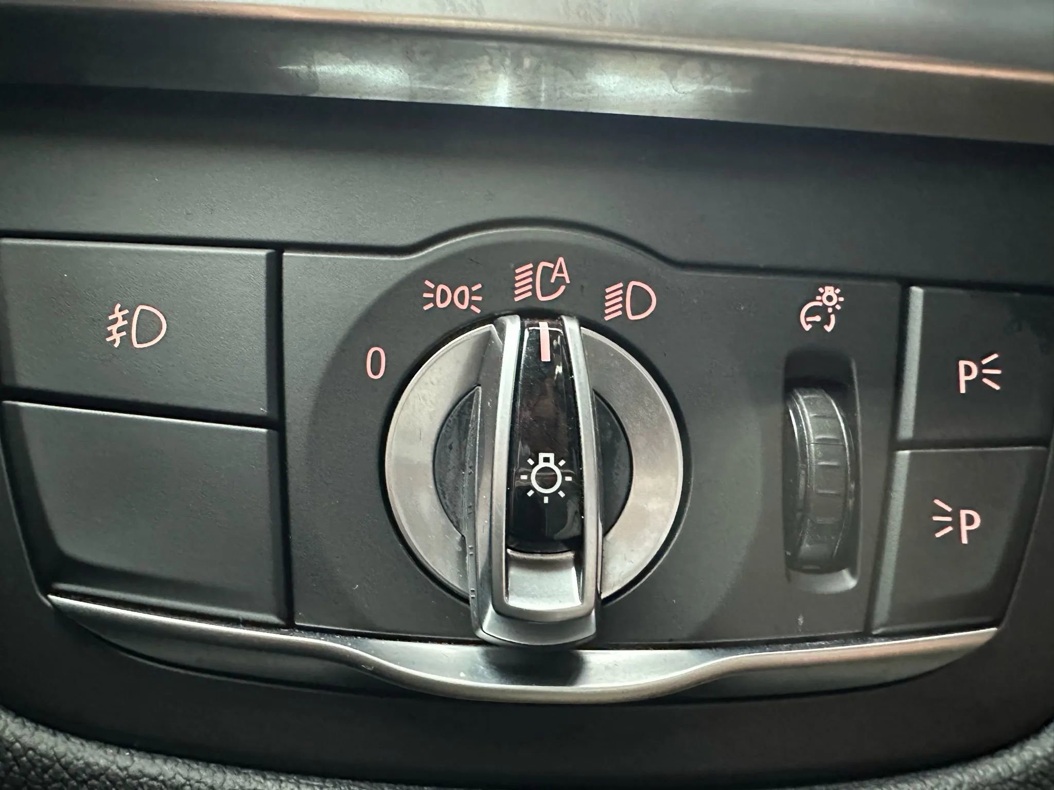 Used 2019 BMW X3 xDrive30i w/ Driving Assistance Package image 22