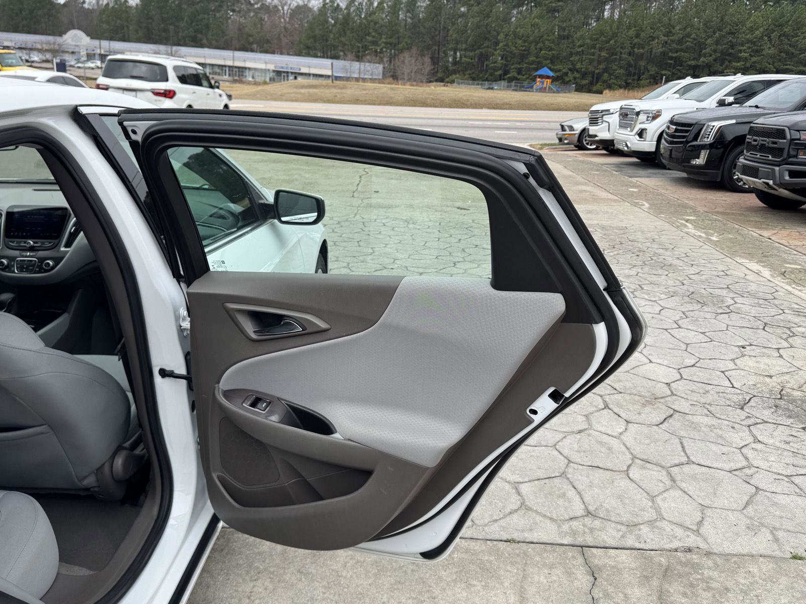 Used 2022 Chevrolet Malibu LT image 13