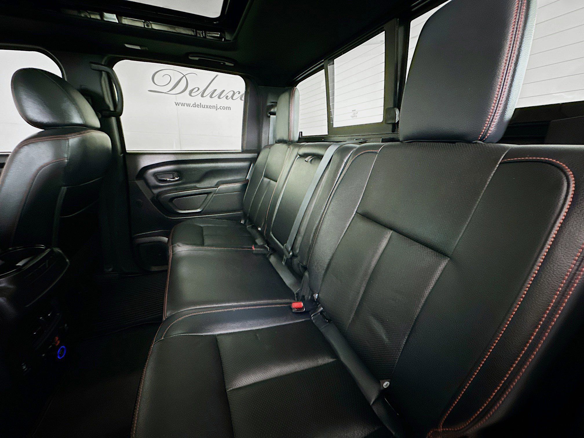 Used 2024 Nissan Titan PRO-4X w/ Pro-4x Convenience Package image 20