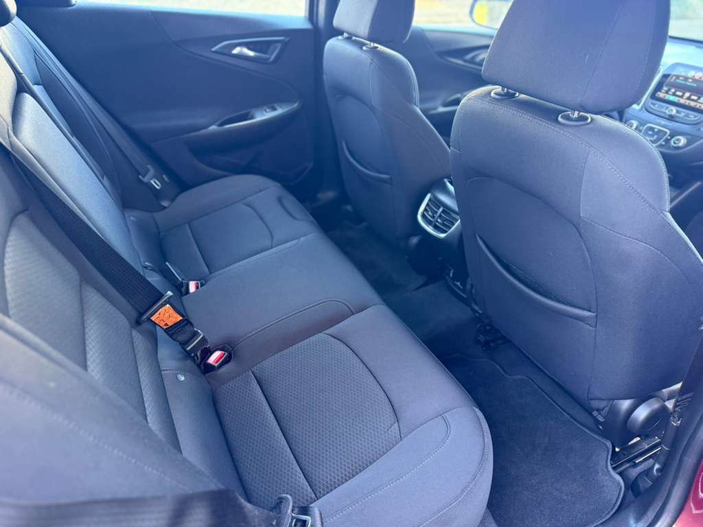 Used 2016 Chevrolet Malibu LT w/ Driver Confidence Package FWD image 12