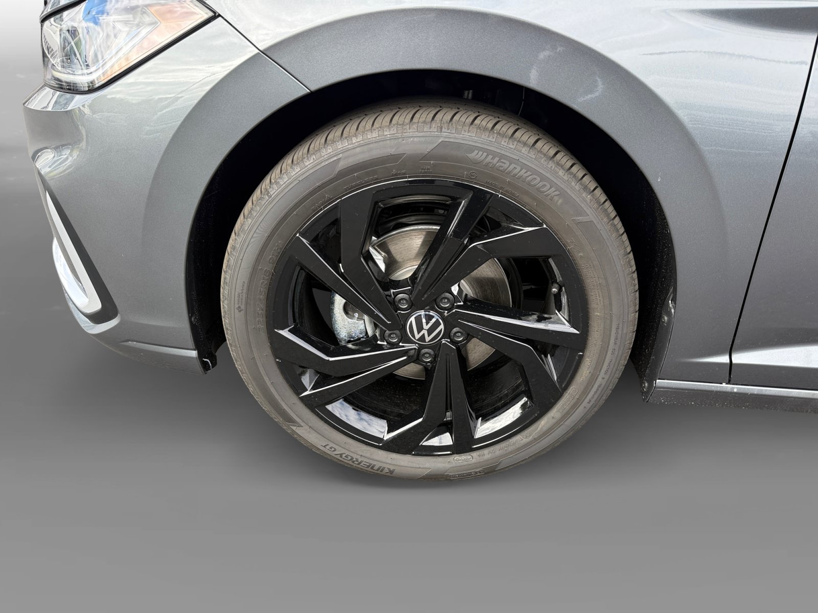New 2027 Volkswagen Jetta SE FWD image 9