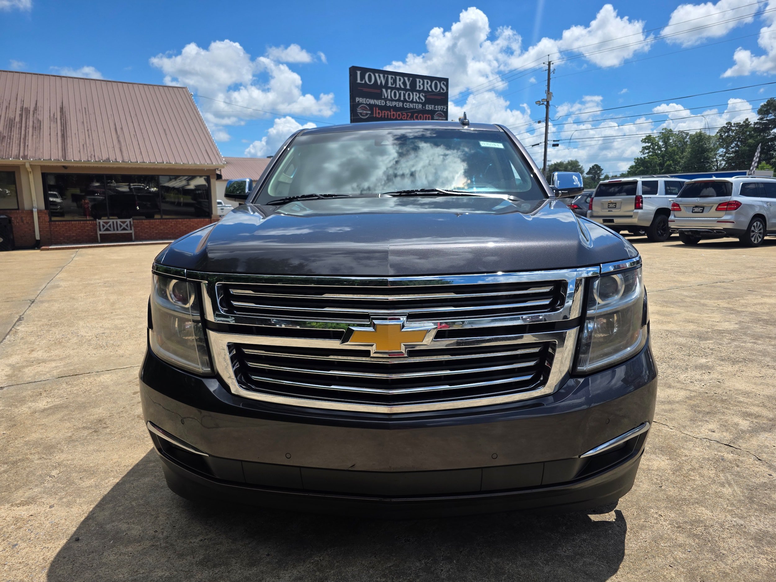 Used 2018 Chevrolet Suburban Premier AWD/4WD image 2