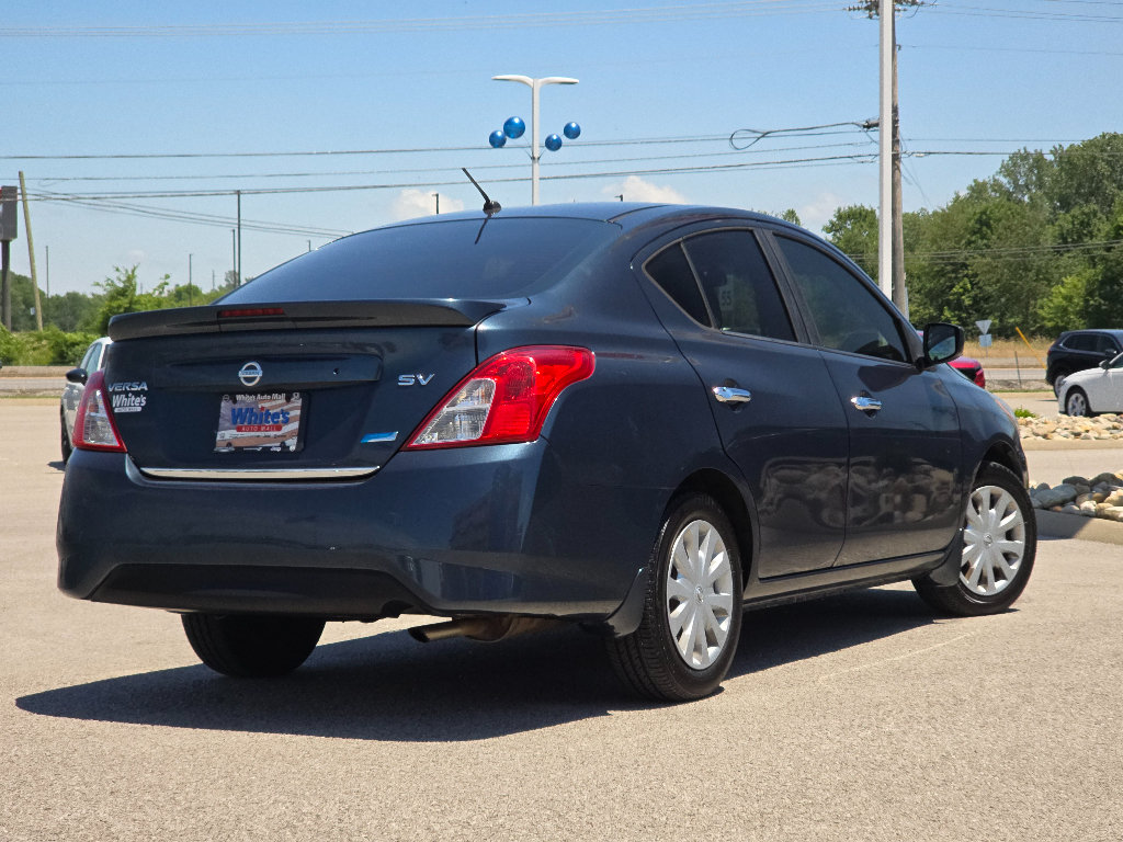 Used 2015 Nissan Versa SV FWD image 8