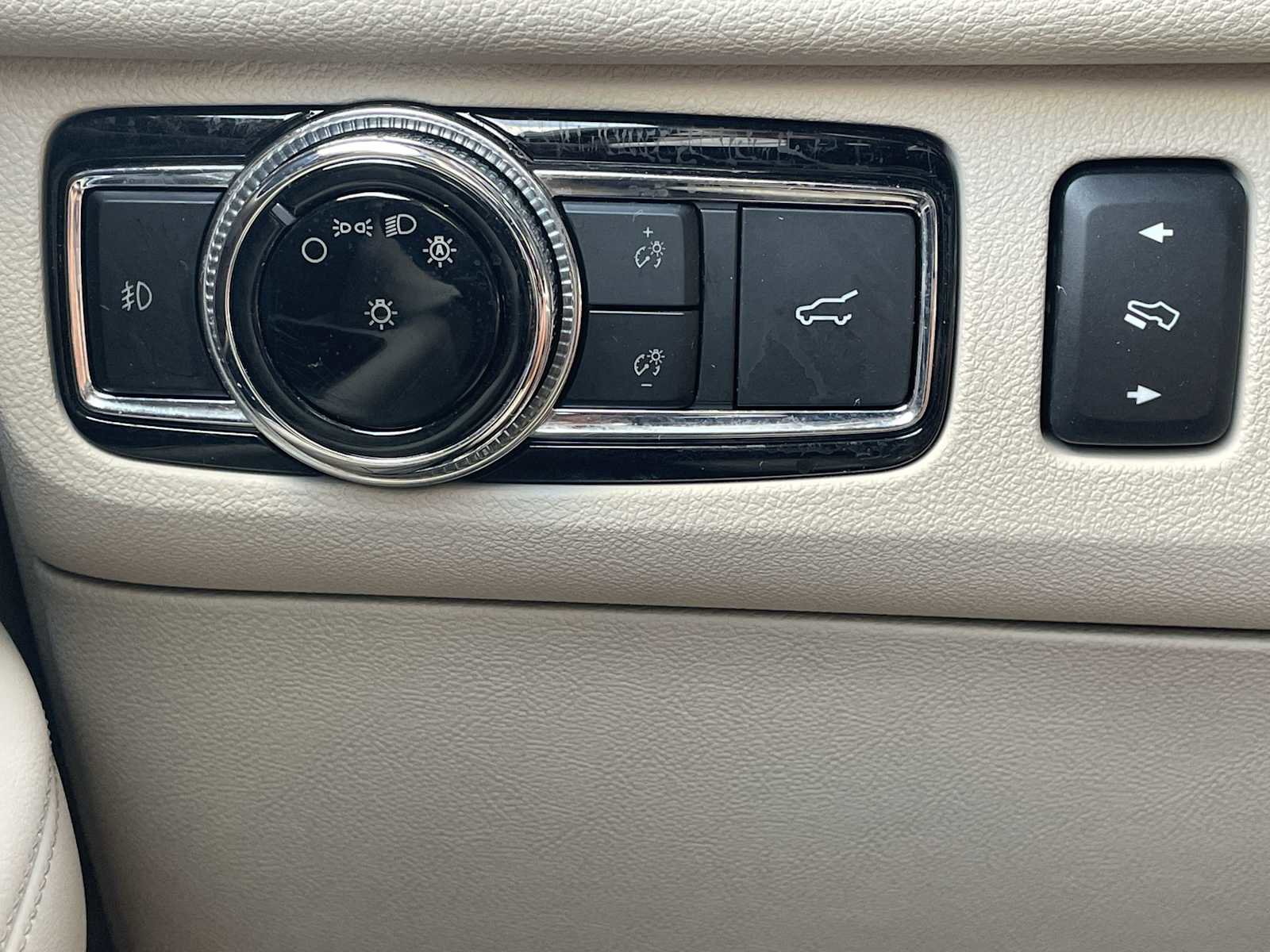 Used 2019 Lincoln Navigator Select image 26