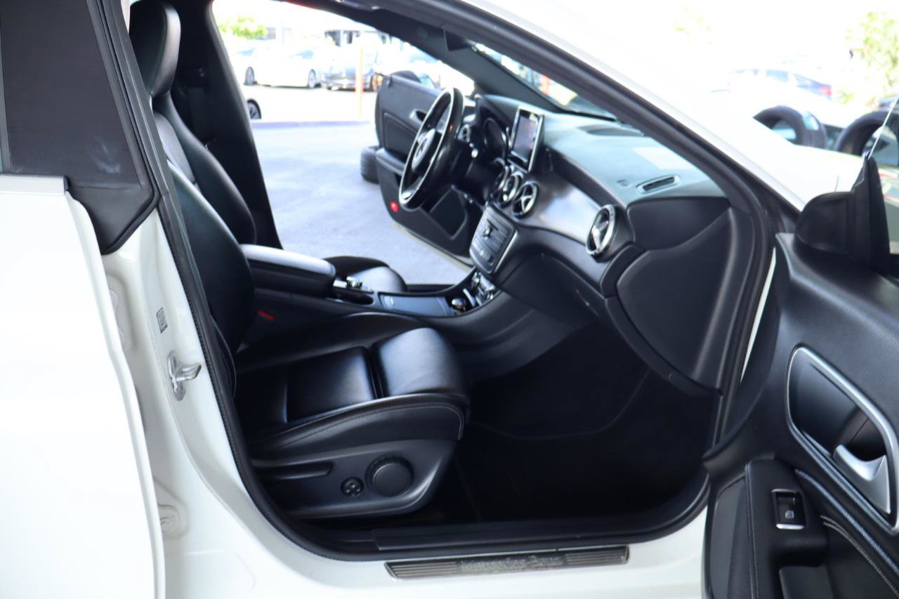 Used 2016 Mercedes-Benz CLA 250 image 36