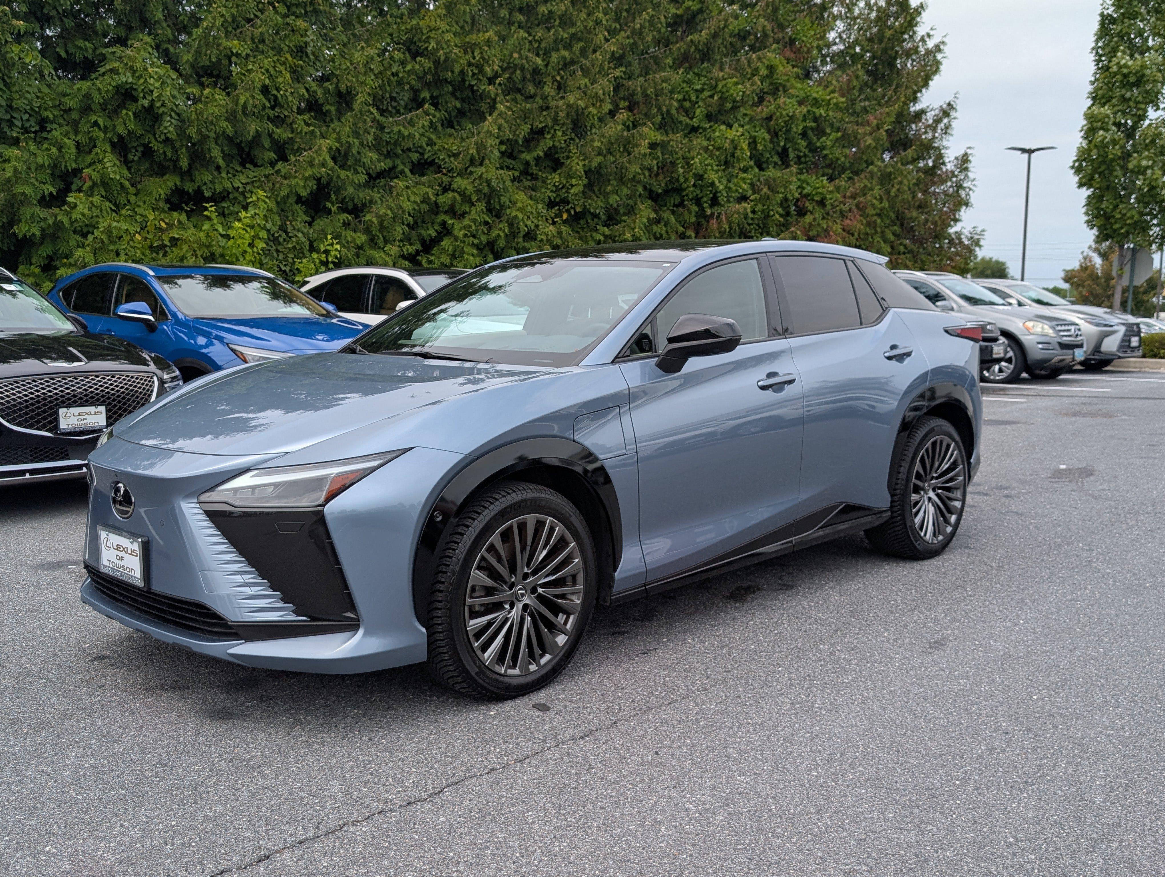 Used 2023 Lexus RZ 450e Premium w/ Accessory Package (2T) AWD/4WD image 7