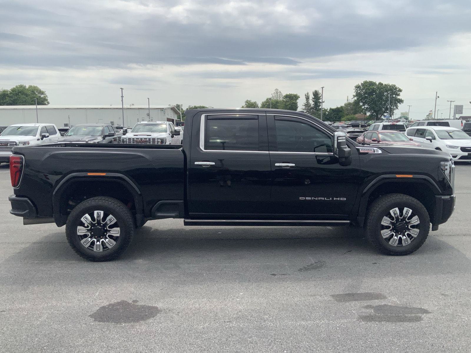 Used 2024 GMC Sierra 3500 Denali w/ Denali Reserve Package AWD/4WD image 16