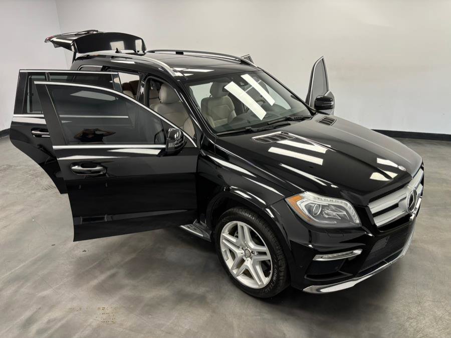 Used 2015 Mercedes-Benz GL 550 4MATIC image 27