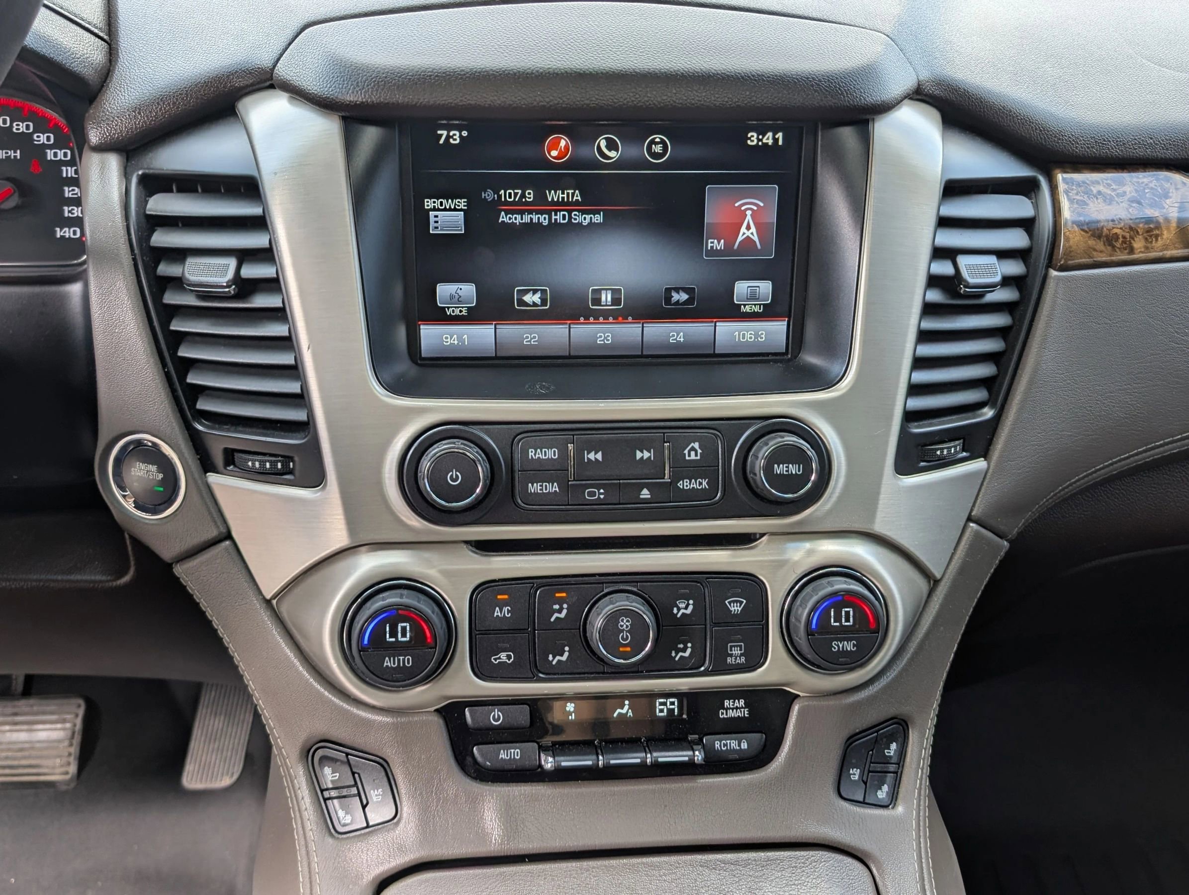 Used 2015 GMC Yukon Denali w/ Premium Package RWD image 27