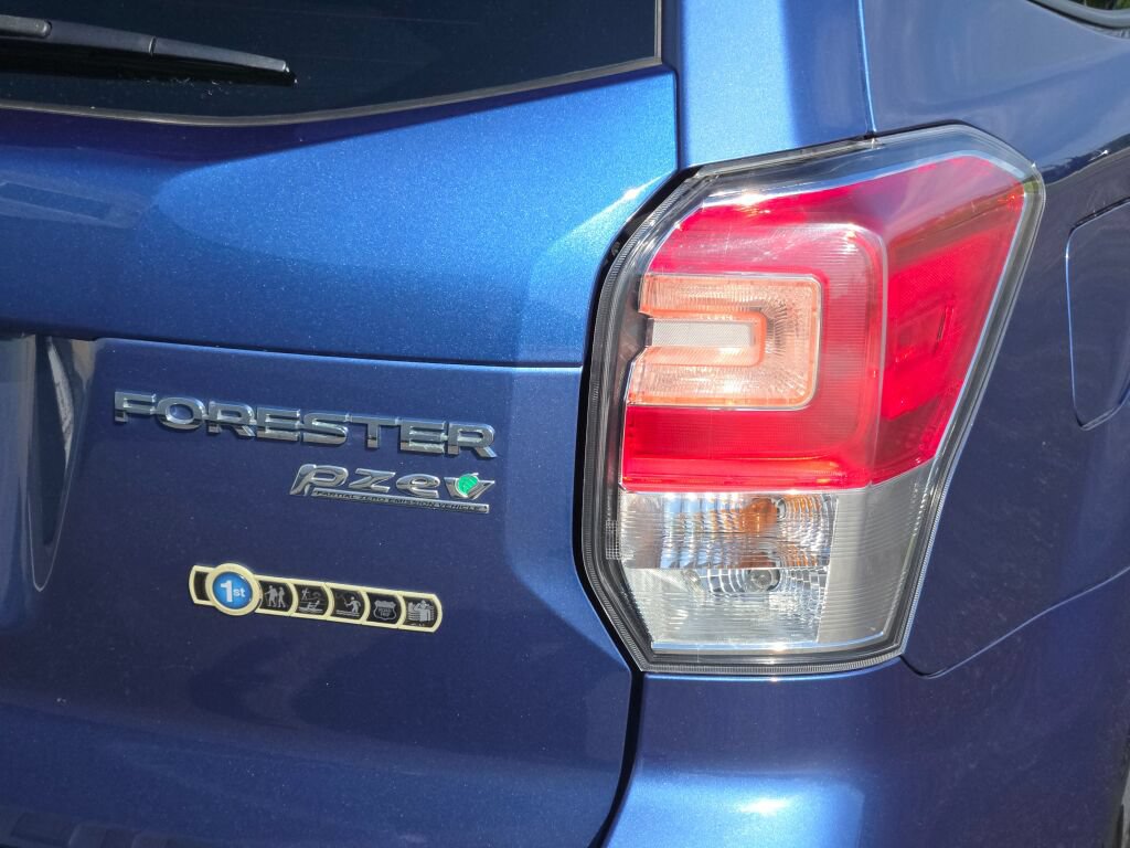 Used 2017 Subaru Forester 2.5i Premium AWD/4WD image 12