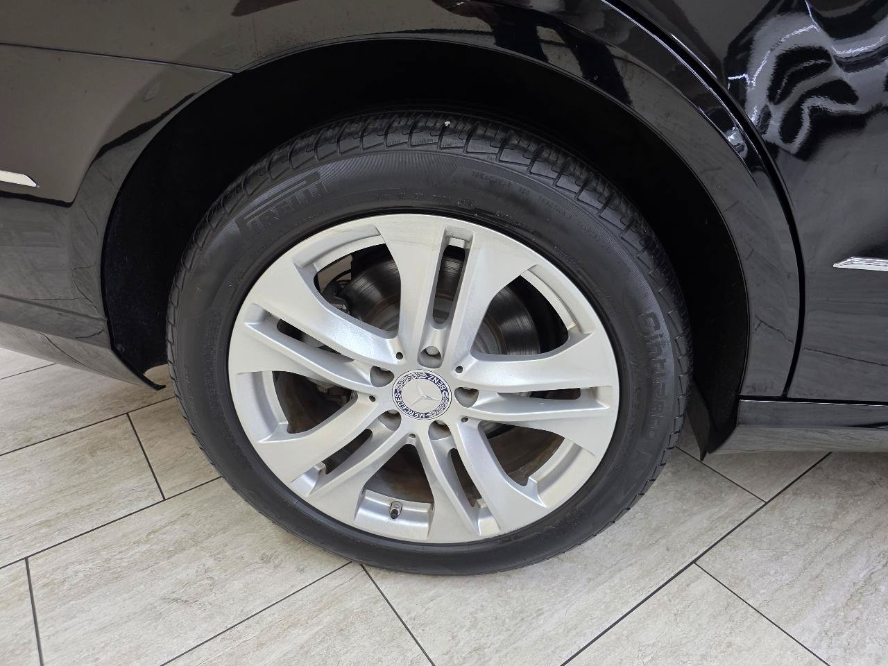 Used 2010 Mercedes-Benz E 350 Sedan image 39