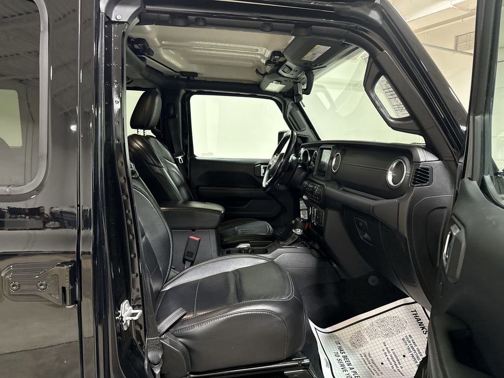Used 2020 Jeep Wrangler Unlimited Sahara image 24