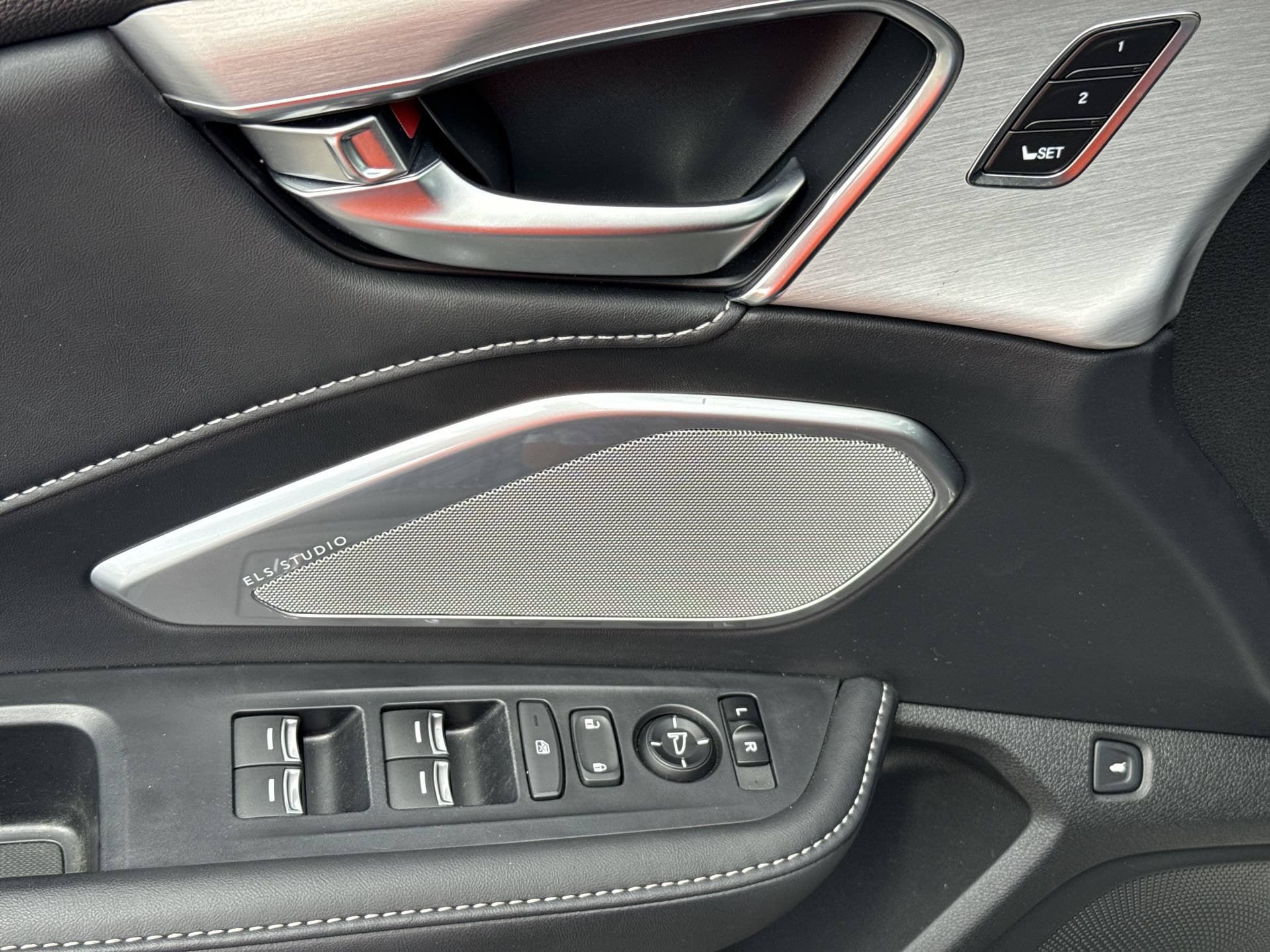 Used 2025 Acura RDX SH-AWD w/ Technology Package image 15