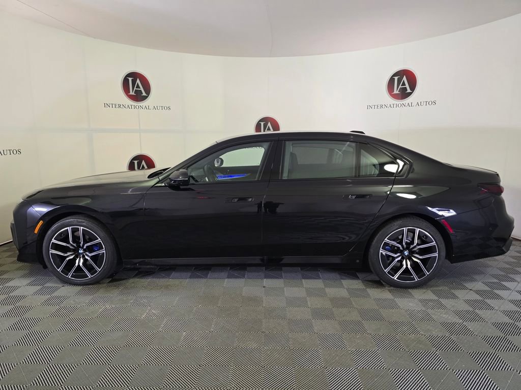 Used 2024 BMW 760i xDrive w/ Executive Package image 6