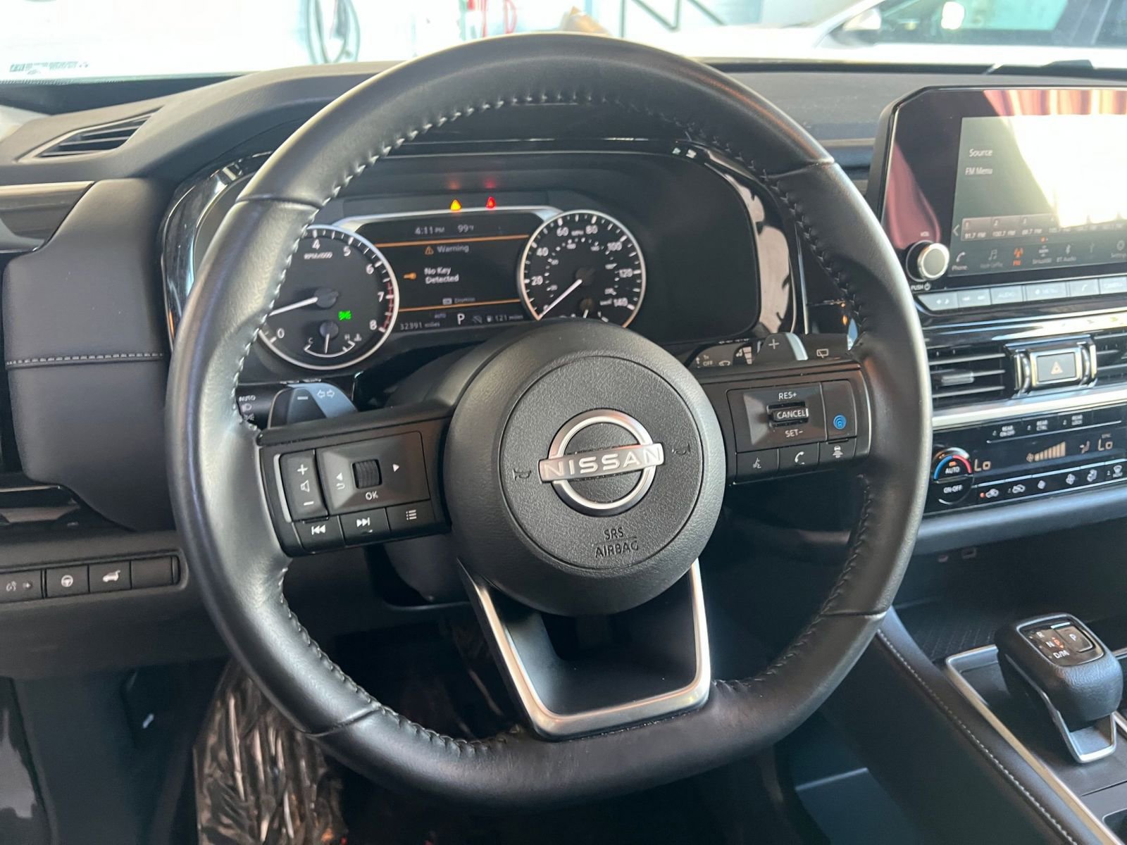 Used 2025 Nissan Pathfinder SV AWD/4WD image 30