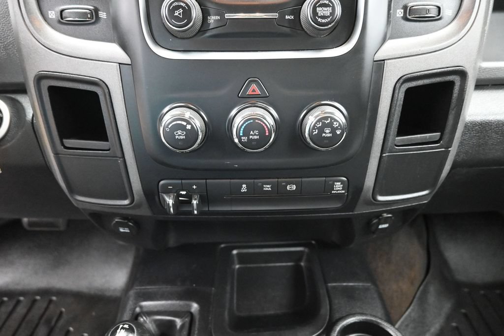 Used 2013 RAM 2500 Tradesman w/ Chrome Appearance Group AWD/4WD image 17