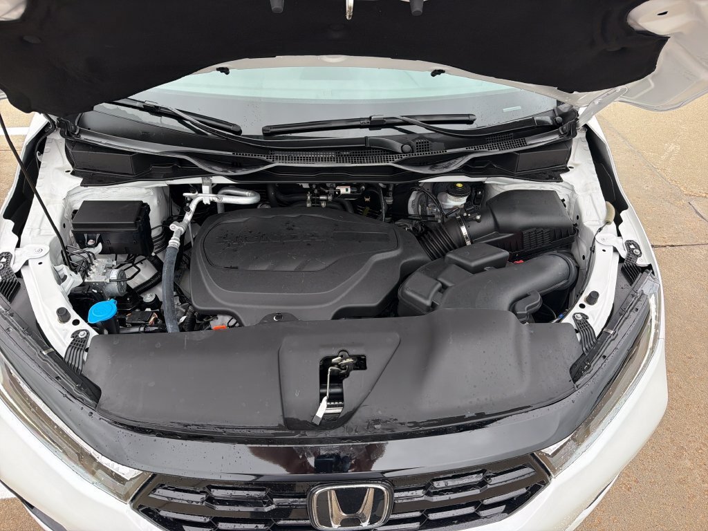 Certified 2026 Honda Odyssey Elite image 24