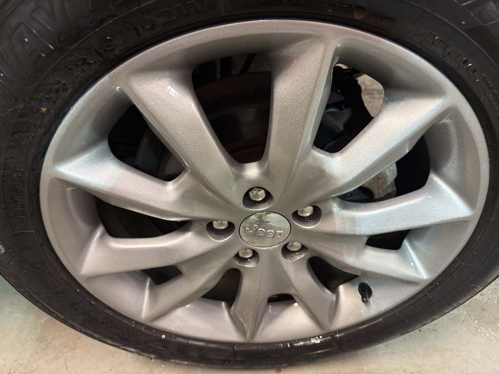 Used 2015 Jeep Cherokee Limited image 36