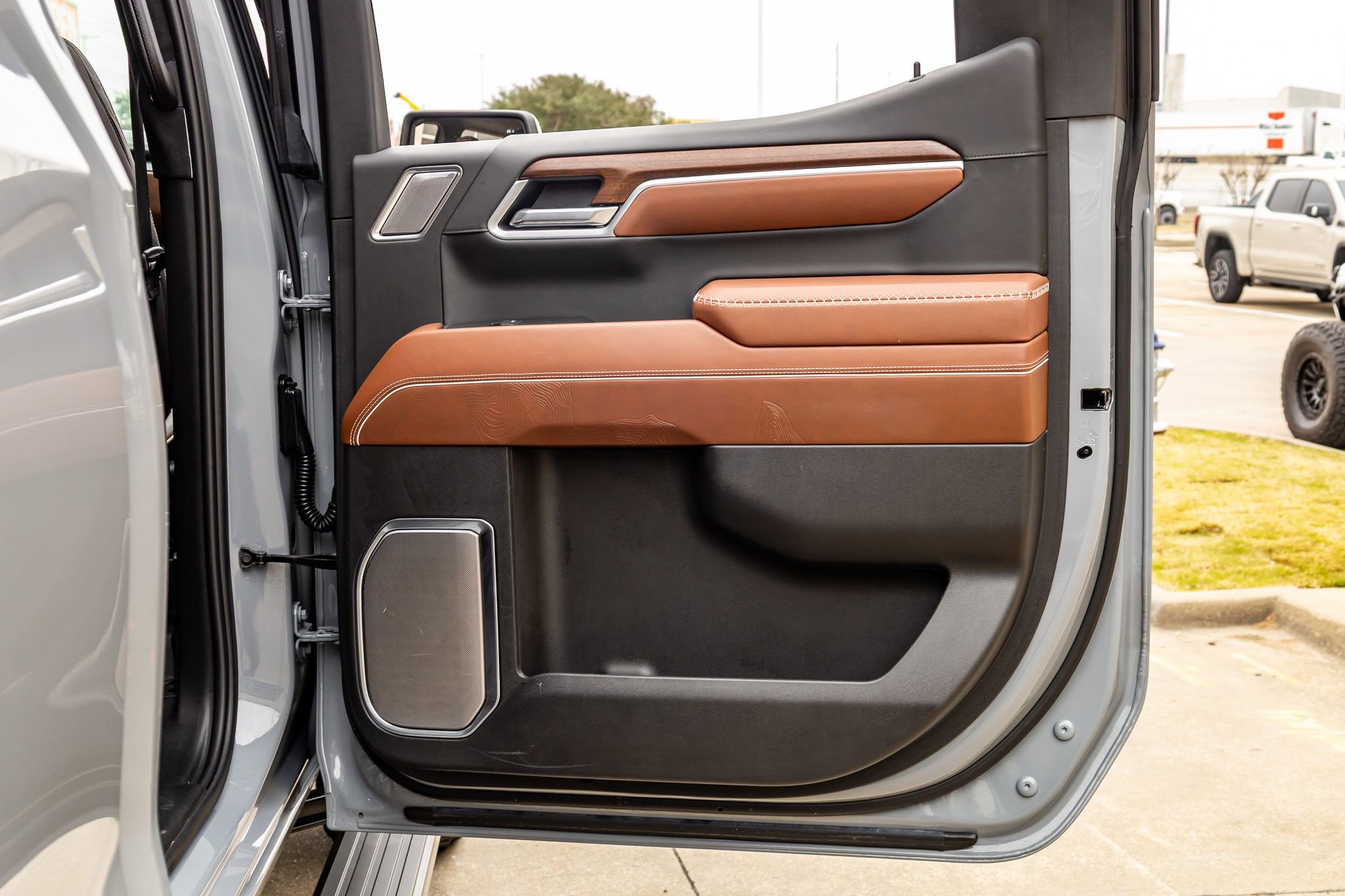 Used 2025 GMC Sierra 1500 Denali Ultimate image 38