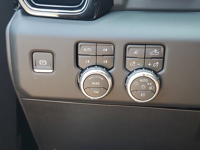 Used 2026 GMC Sierra 2500 AT4 w/ AT4 Premium Plus Package AWD/4WD image 21