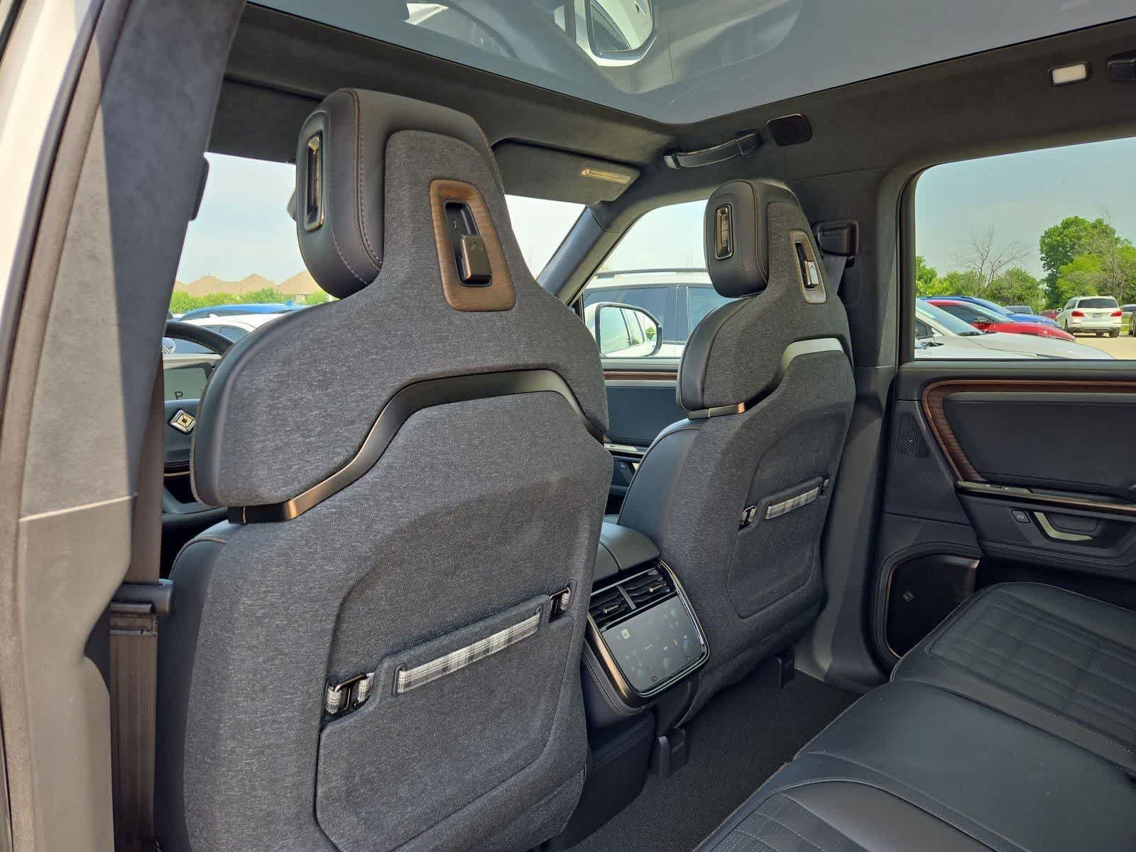 Used 2025 Rivian R1S Premium AWD/4WD image 18