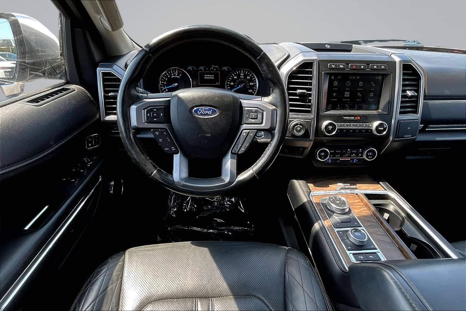 Used 2018 Ford Expedition Platinum AWD/4WD image 7