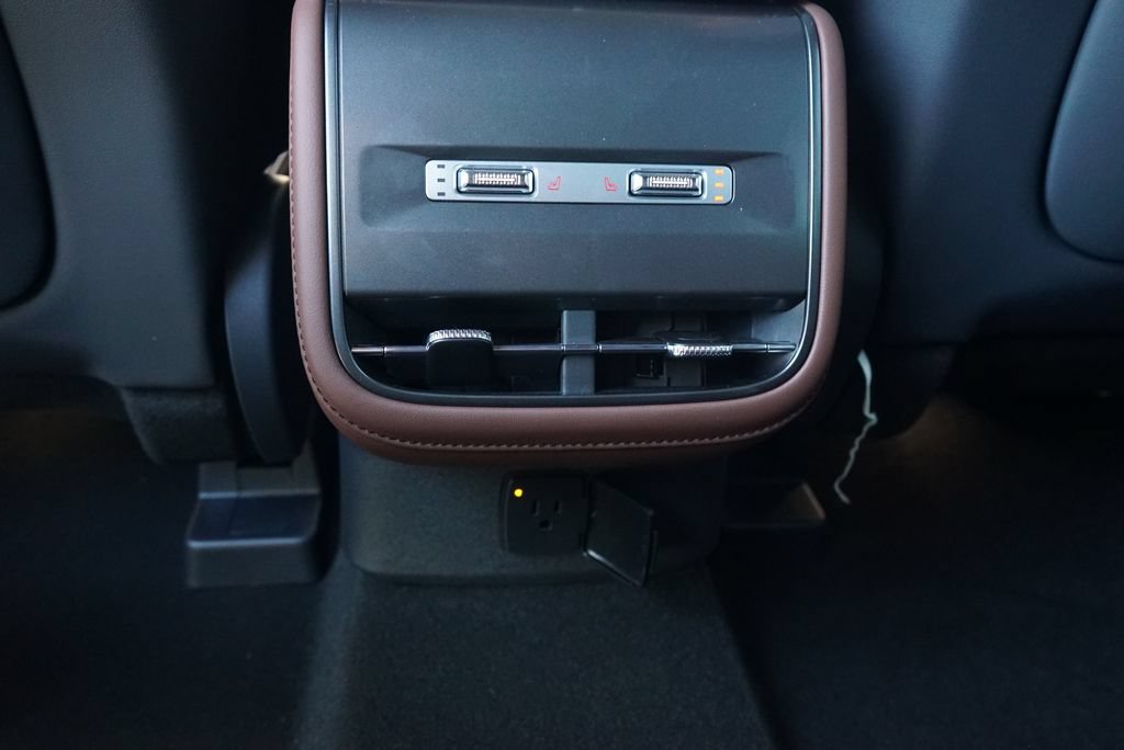 New 2026 Lincoln Nautilus Reserve AWD/4WD image 12